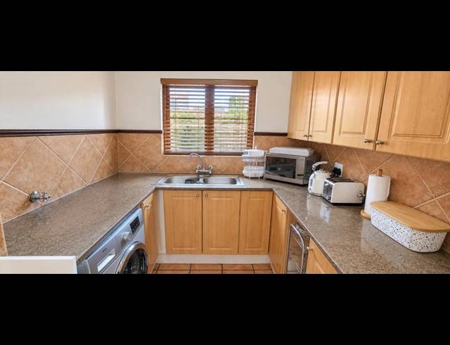 2 BEDROOM TOWNHOUSE FOR SALE IN MONAVONI